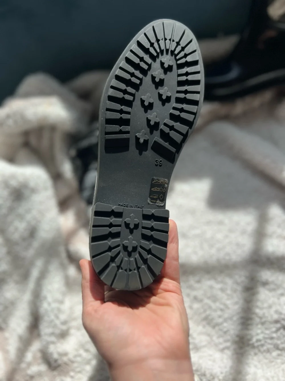 NWOT Burberry Quilted Rain Boots - Picture 3 of 9